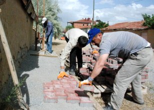 Sarayönü'nde köyler çamurdan kurtuluyor