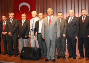 AK Partili vekiller mazbatalarını aldı
