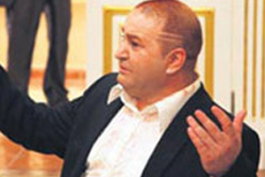 Şafak Sezer'e tam destek