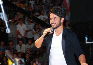 Yusuf Güney hayranlarıyla buluştu
