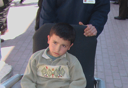 Soner köpeğin saldırısına uğradı