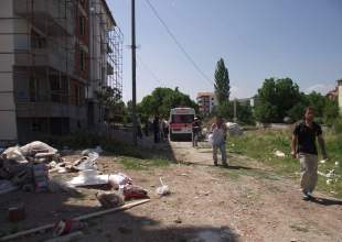 4. kattan düşen işçi ağır yaralandı