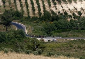 Esad Türkiye sınırına yığınak yapıyor