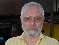 Özdemir İnce'nin Kuran'ın solcu ayetleri yazısı