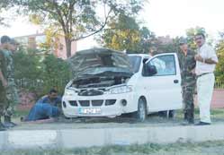 Yorgun sürücü kaldırıma çıktı