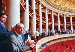 Fransız Bakan Göçmenlere Fransız Kaldı