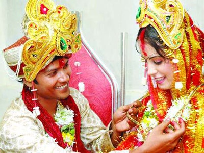 Hindistan'da Kız Çocukları Ameliyatla Erkek Oluyor