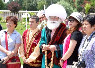 Hoca, Mevlana Müzesi'ni ziyaret etti