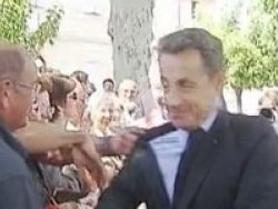 Fransa Cumhurbaşkanı Sarkozy'e saldırı