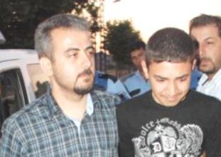 Çalıntı koyunlar polis minibüsüyle taşındı