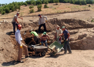Vasada Antik Tiyatrosu'nda kazı çalışmaları başladı