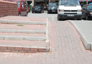 Engeller kalkıyor
