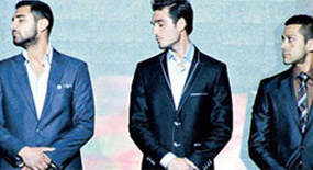 Tekbir'den podyumda namaza savunma