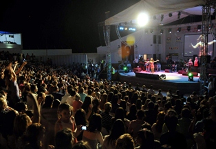 Demet Akalın'dan kaymakama fırça!