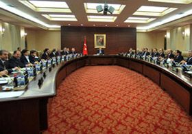 Hükümet yoğun gündemle işbaşı yaptı