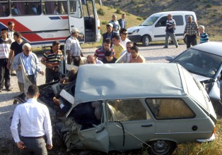 Akraba ziyareti dönüşü kaza: 1 ölü