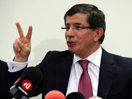 Davutoğlu'ndan dayanışma çağrısı