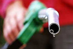 Benzine yine zam! İŞTE FİYATLAR