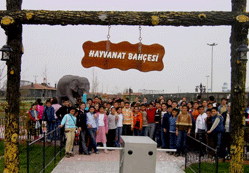 Öğrenciler Hayvanat Bahçesi’ni