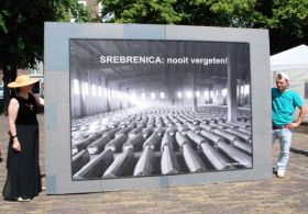 Srebrenitsa soykırımı Hollanda’da anıldı
