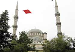 Bayram’da yer gök ay yıldız