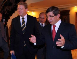 Davutoğlu'nun sözleri Füle'yi şaşırttı!