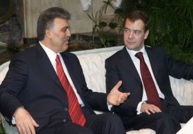 Gül Medvedev'e Başsağlığı Diledi