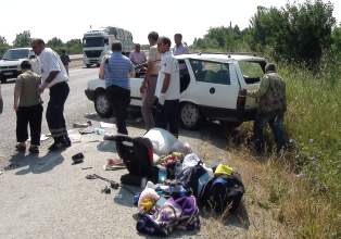 Otomobil takla attı: 4 yaralı