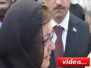 Bakan Şahin gözyaşlarını tutamadı
