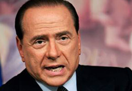 İtalya Başbakan'ı Berlusconi Duşta Düştü