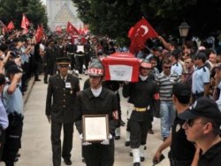 AKP'li Çelik'e büyük tepki