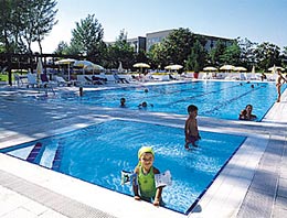 Havuza girenler aman dikkat