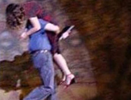 Kendi ölümünü cep telefonuyla çekti