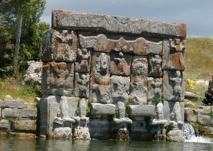 Eflatunpınar'da restorasyon çalışması