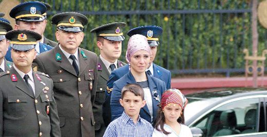 Askeri törende türban gerginliği