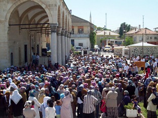 Karapınar'da, Umre yolcuları dualarla uğurlandı
