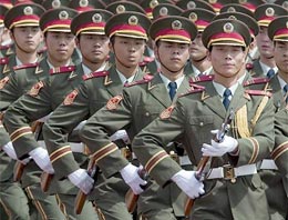 Çin'de şaşırtan general sayısı