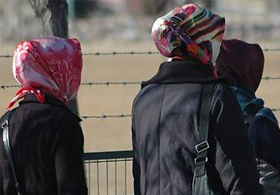 Yasağa karşı öğretmenler süresiz eylem başlattı