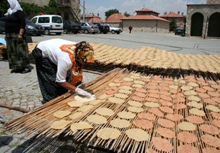 Beyşehir'de, tarhana mesaisi başladı