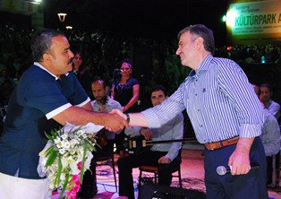 Kültürpark'ta Bülent Serttaş sahne aldı