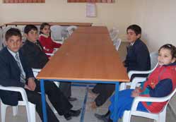 Kepez İÖO kütüphanesi kitapsız!