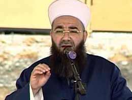 Cübbeli Hoca dualarla temel attı