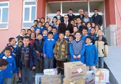 İşleyen'den Kepez İÖO'ya 300 kitap