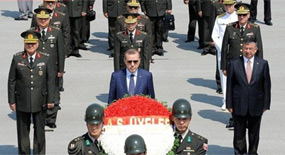 Erdoğan öğleden sonra YAŞ'ta yok
