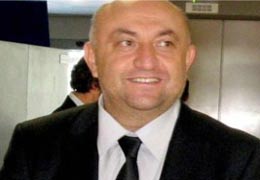 Hürriyet Sinan Engin'i Kovdu