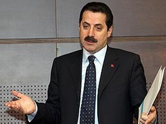 Yapılmayan yollar bakanı çıldırttı!