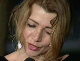 Elif Şafak ve Mercan Dede ay ışığında ağlattı