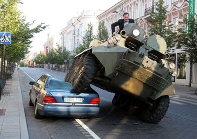 Yanlış park sorununa tanklı müdahale