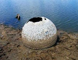 Sular çekilince ortaya çıktı