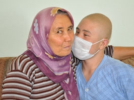 Annesinden alınan ilikle kanseri yendi